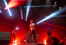 Yung Beef convirtió el Showcenter en una noche caótica, pesada y llena de trap
