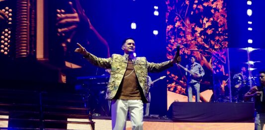 Jorge Celedón convierte un lunes cualquiera en una fiesta inolvidable de vallenato en Monterrey